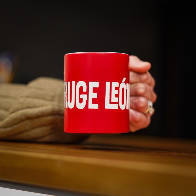 TAZA RUGE LEON
